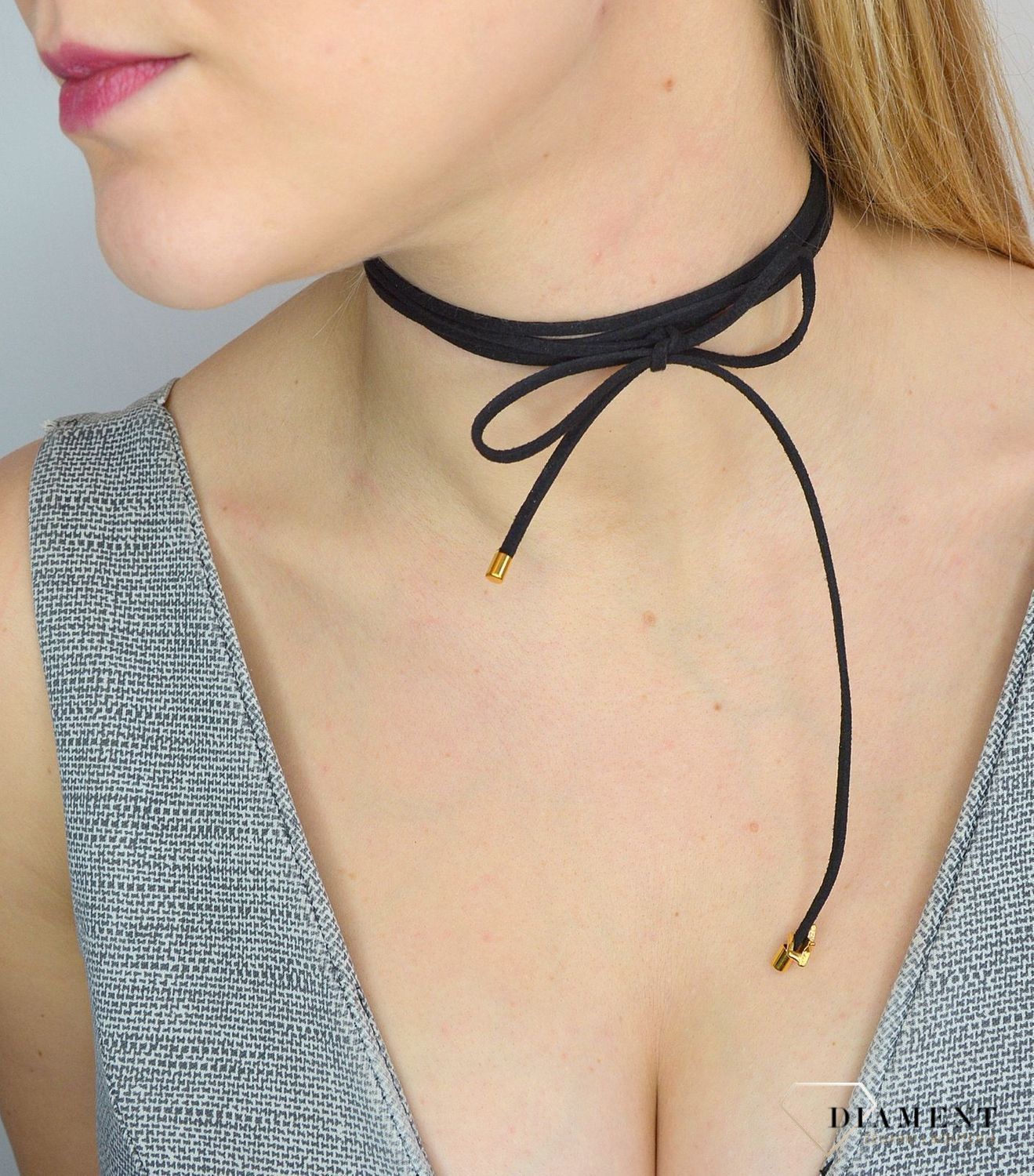 Naszyjnik choker bransoletka czarny rzemyk z pozłacaną gwiazdką.jpg